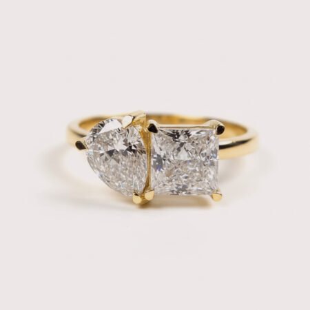 Princess & Pear Cut 2.00 Carat F VS1 IGI Certified Lab Diamond Engagement Ring in 18K Yellow Gold – Toi et Moi Style