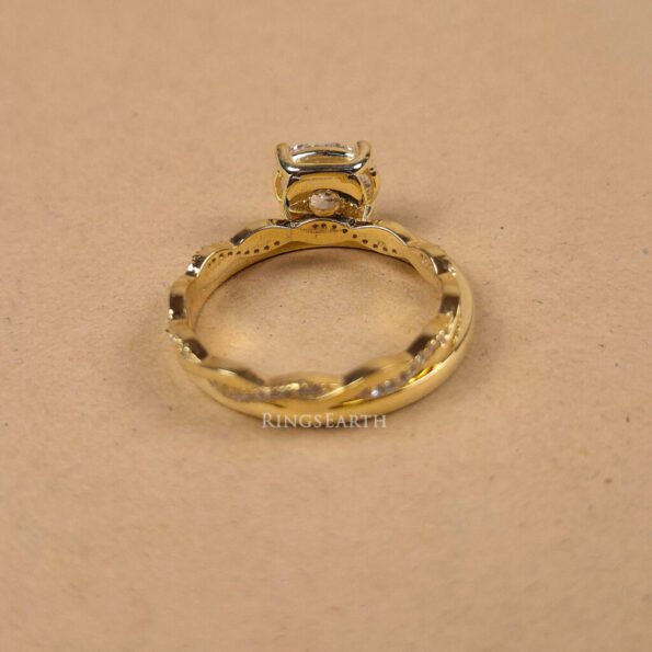 Comfort-Fit 18K Gold Band with Certified Oval Lab Diamond – Back Profile