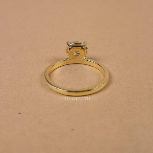 Comfort-Fit 18K Gold Band with Certified Oval Lab Diamond – Back Profile