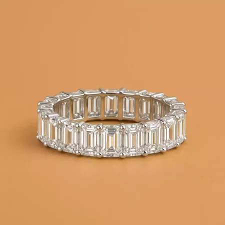 4.50–7 CTW Emerald Cut IGI Certified Lab Diamond Eternity Band in 10K Gold
