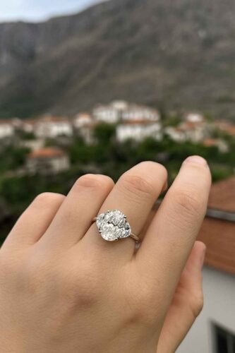 4.31ct EF VS1 IGI Certified Oval Cut Lab Diamond Three Stone Engagement Ring in 14K Gold – Trapezoid Side Stones photo review