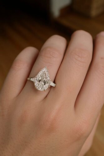 4.98ct EF VS1 IGI Certified Pear Cut Lab Diamond Engagement Ring in 14K Gold – Three Stone with Tapered Baguettes photo review
