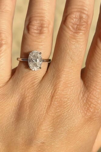 Click to view full screen 3.20ct EF VS1 IGI Certified CVD Oval Cut Lab Diamond Engagement Ring in 14K Gold – Hidden Halo Solitaire Setting photo review