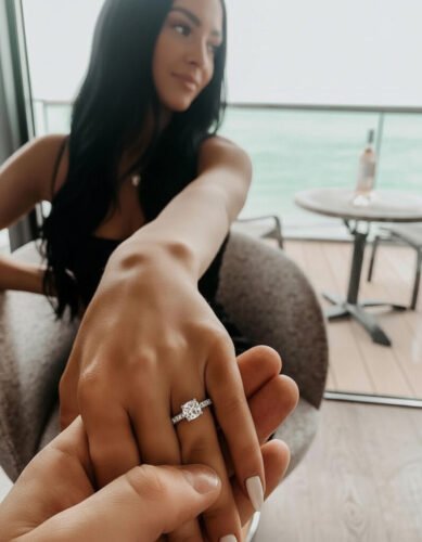 Click to view full screen Cushion Cut 2.5 Carat F Color VS1 IGI Lab Diamond Solitaire Engagement Ring in 14K Rose Gold – Side Pave Round Cut Accents photo review