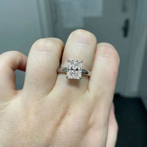 Click to view full screen 10K/14K/18K Gold 2.25ct Radiant Cut IGI Certified Diamond Engagement Ring photo review