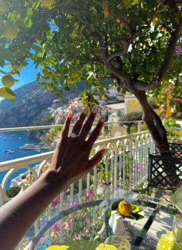 Oval 2.5 Carat F Color VS1 IGI Certified Lab Diamond Engagement Ring in 14K Yellow Gold – Marquise & Round Side Stones photo review