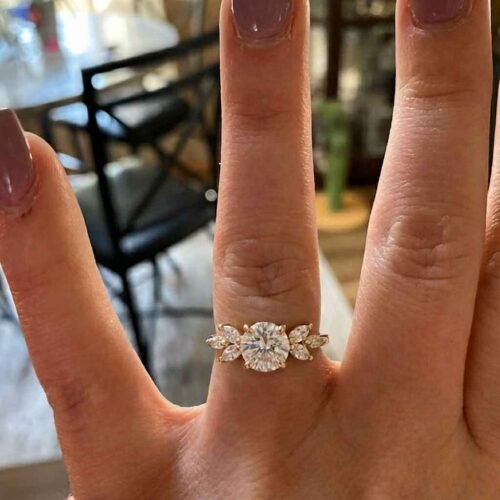 Round Cut 1.00 Carat F VS1 IGI Certified Lab Diamond Engagement Ring in 14K Yellow Gold – Classic Solitaire Setting photo review