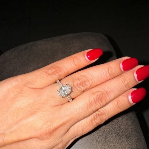 Ready to ship 1.58ctw F Color VS1 Clarity IGI Certified Lab Grown Oval Cut Diamond 14K Gold photo review