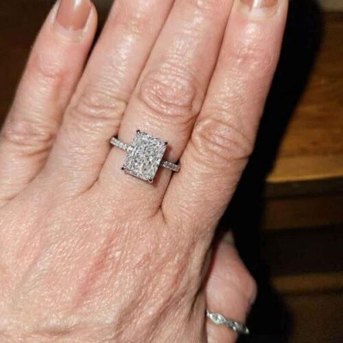 5.03ct EF VS1 IGI Certified Radiant Cut Lab Diamond Engagement Ring with 0.18ctw Accent Stones in 14K Gold – Pavé Band Setting photo review