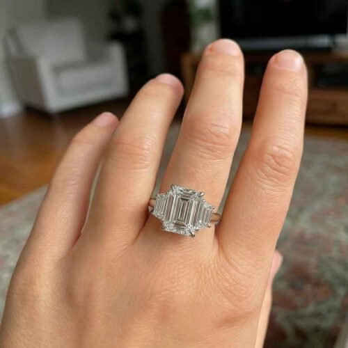 Emerald Cut 3.01ct Lab Grown Diamond Ring with Trapezoid Side Stones – 10K/14K/18K Gold – IGI Certified photo review