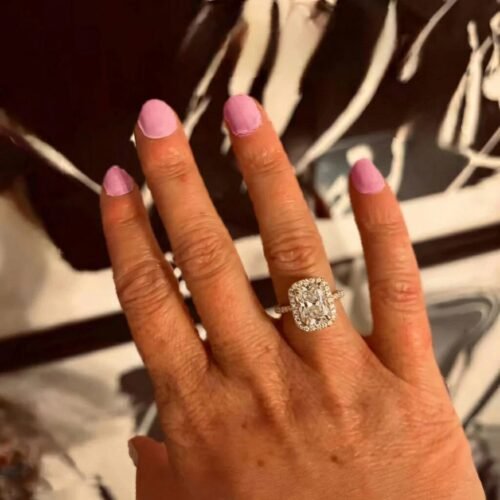 Radiant Cut 2.5 Carat F/VS1 IGI Certified Lab Diamond Halo Engagement Ring in 14K Yellow Gold – Side Round Diamonds, High Polish Finish photo review