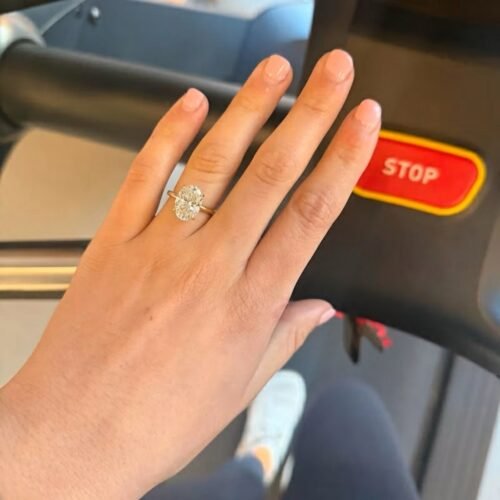 4.21 carat Oval Cut Lab Grown Diamond Solitaire Engagement Ring 14K Gold E/VVS1 IGI Certified photo review