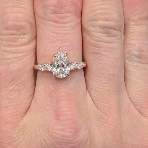 1.50 Carat Pear Cut F Color VS1 IGI Certified Lab Diamond Engagement Ring in 14K Rose Gold – Romantic Tapered Solitaire photo review