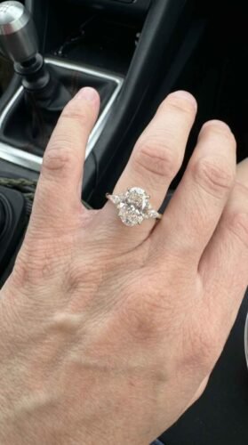 3.32 carat Oval Lab Grown Diamond & Pear Side Diamonds Engagement Ring 14K Gold E/VVS1 IGI Certified photo review